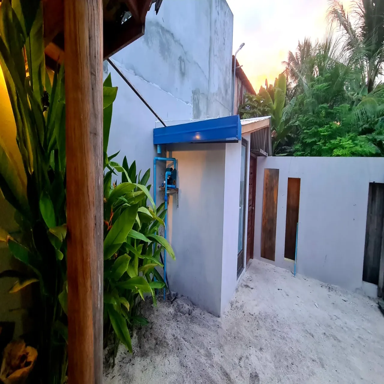 Courtyard exterior at Jerry's Dive Lodge on Rasdhoo, Maldives
