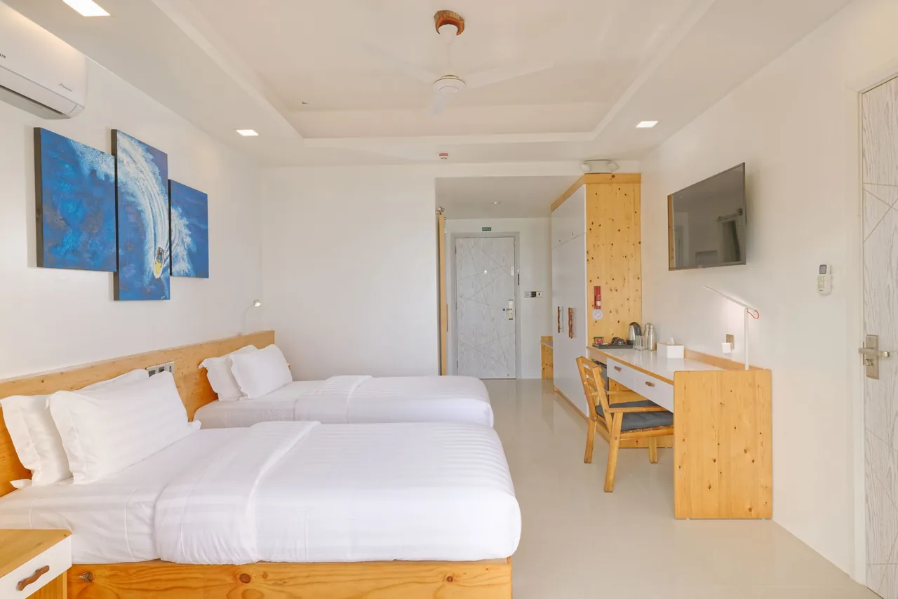 Deluxe Seaview twin room at Luau Beach Inn