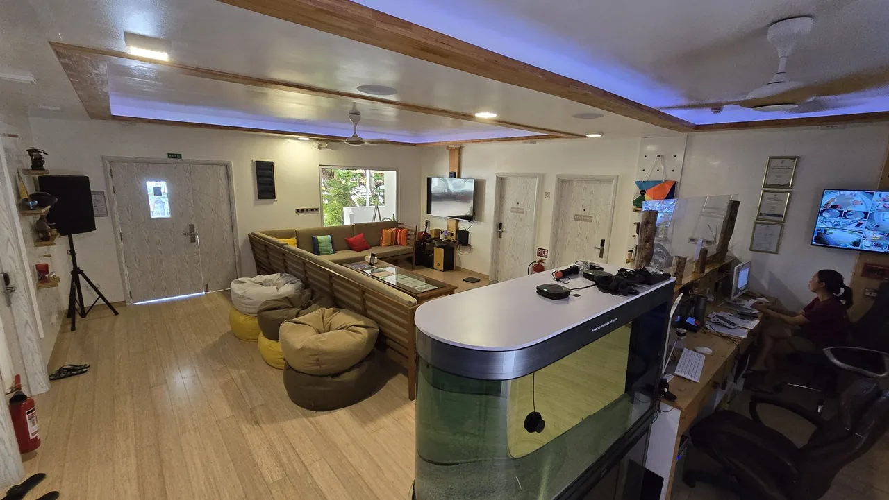 Reception and lounge area at Luau Beach Inn
