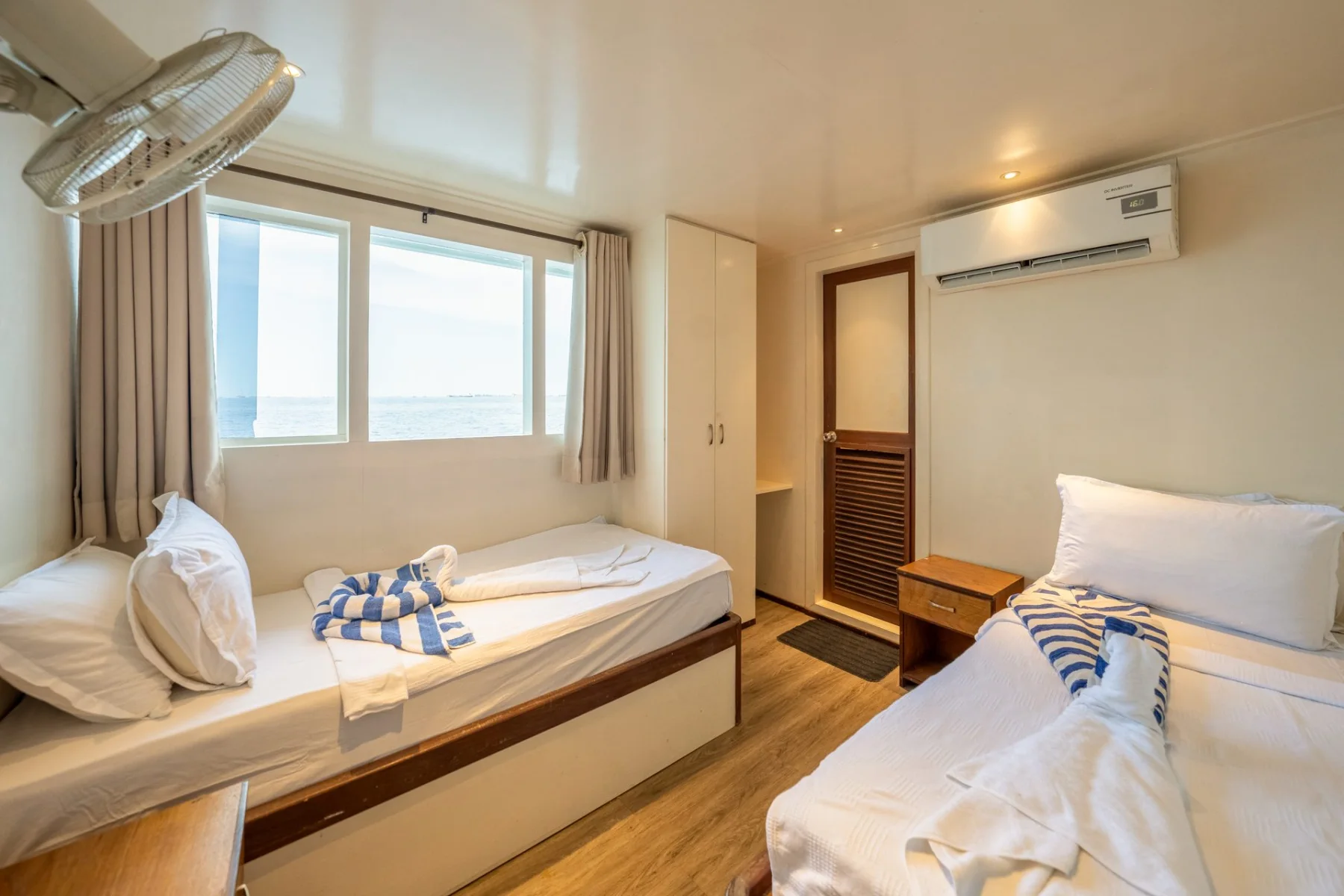 Guest cabin aboard Sea Farer, a 27 metre Maldives safari boat